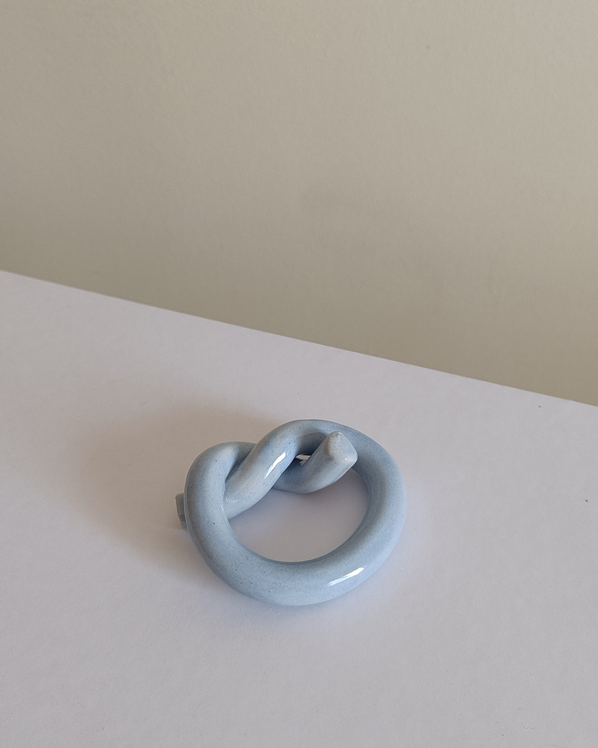 Overhand Knot in Plumbago