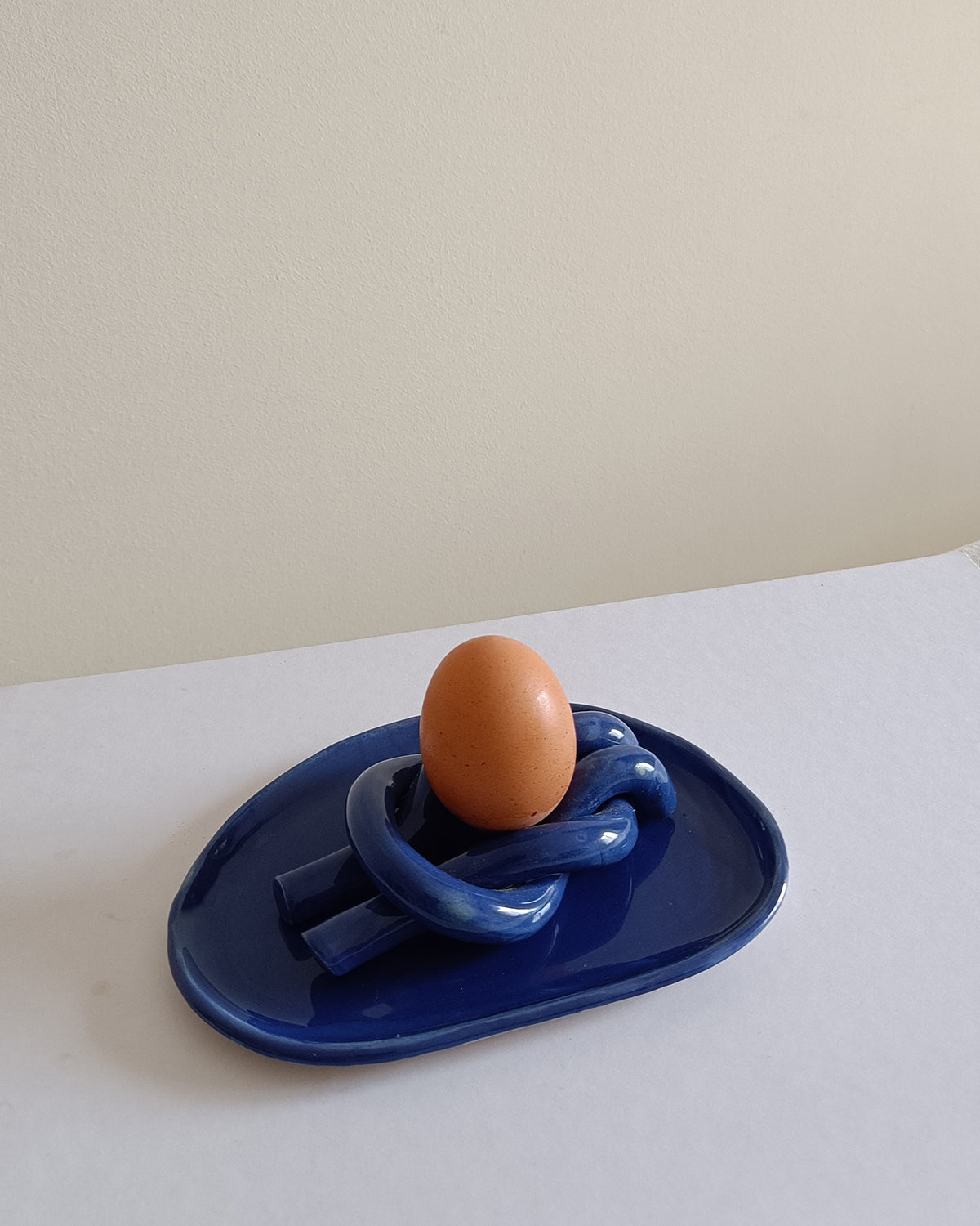 Egg Set Overhand Knot in Ionian Sea