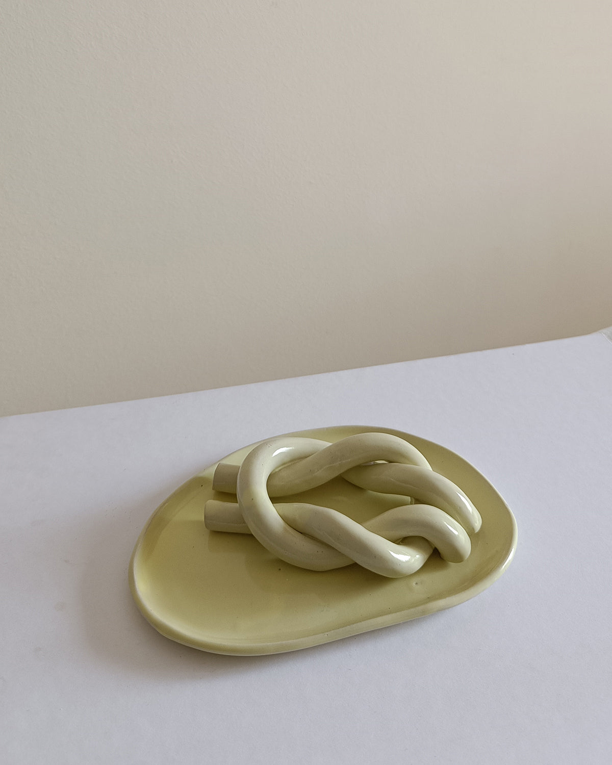 Egg Set Reef knot in Lemonade