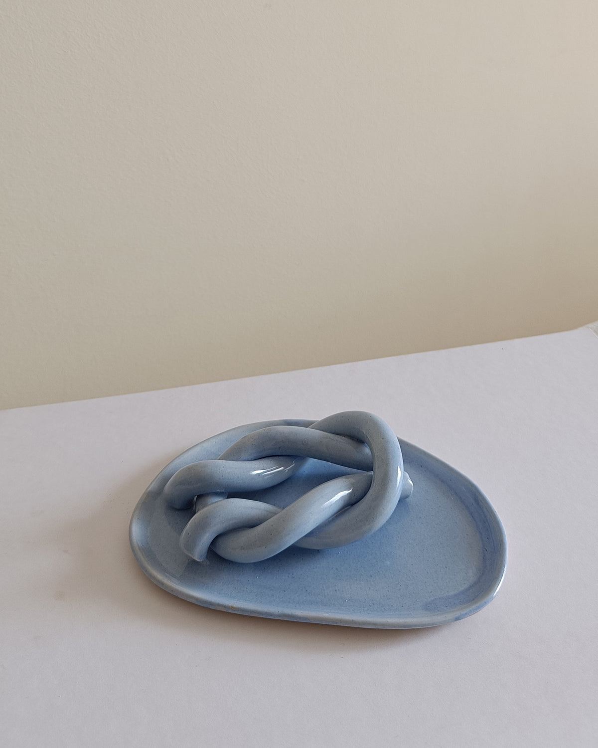 Egg Set Reef knot in Plumbago